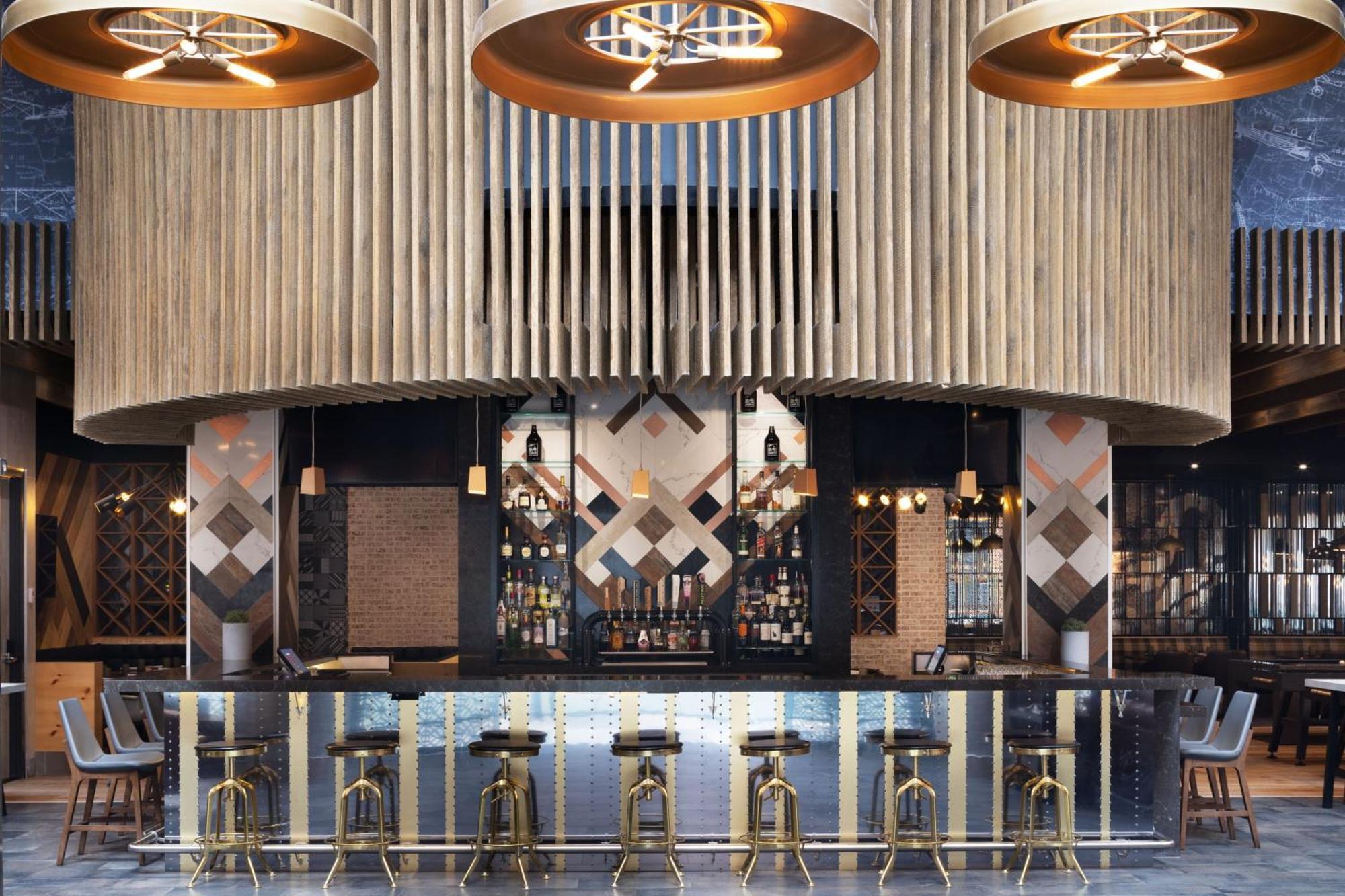 Delta Hotels by Marriott Edmonton Centre Suites Exteriör bild