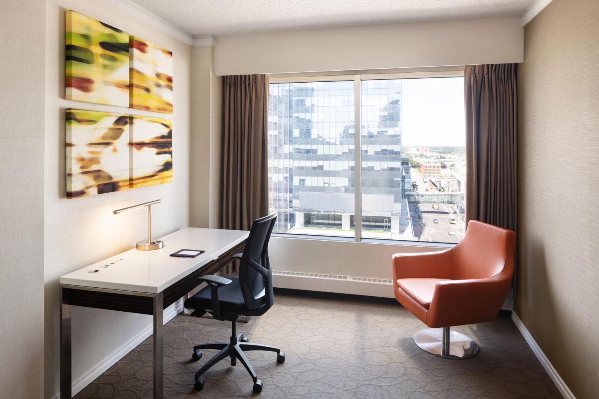 Delta Hotels by Marriott Edmonton Centre Suites Exteriör bild