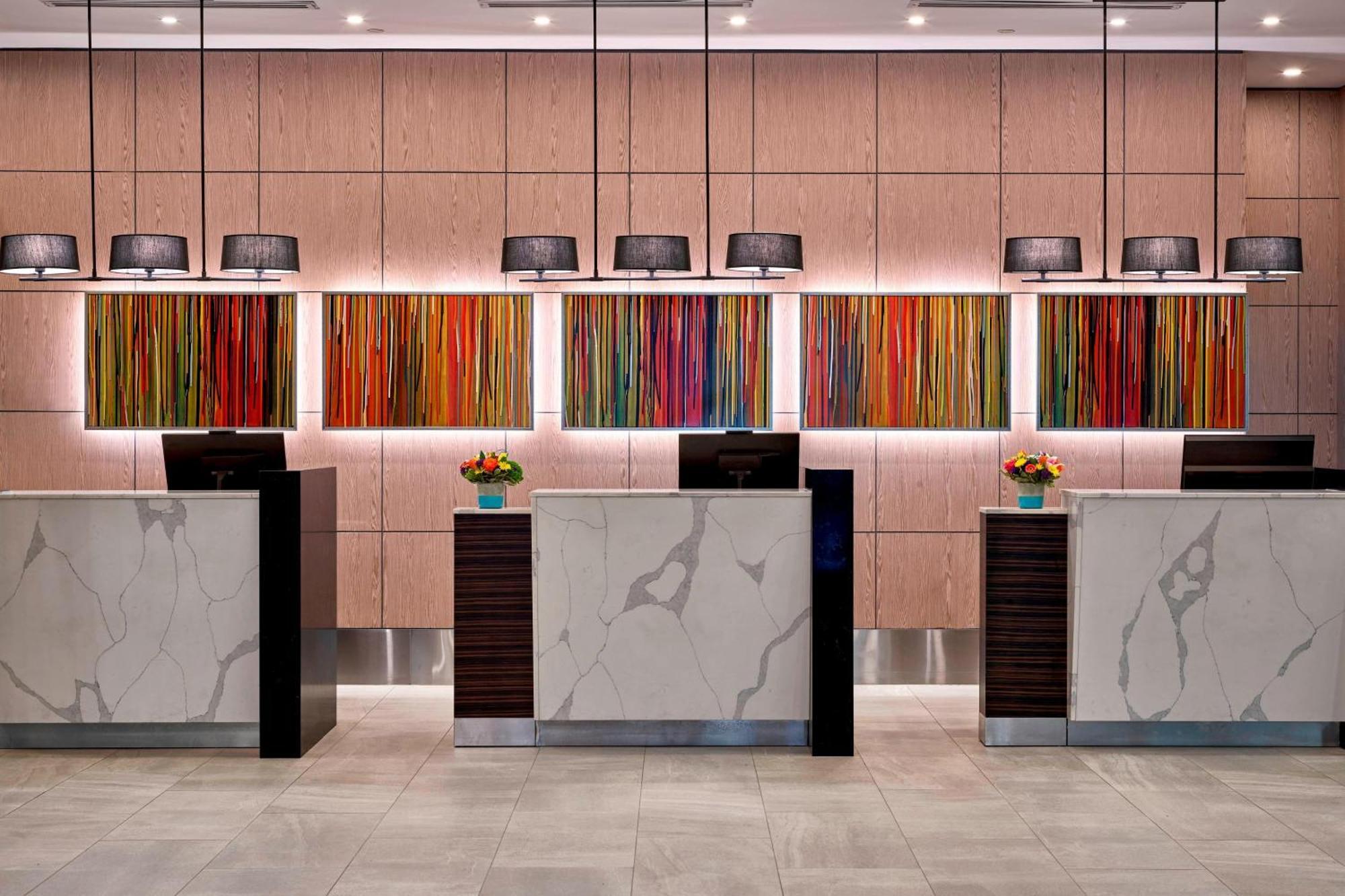 Delta Hotels by Marriott Edmonton Centre Suites Exteriör bild