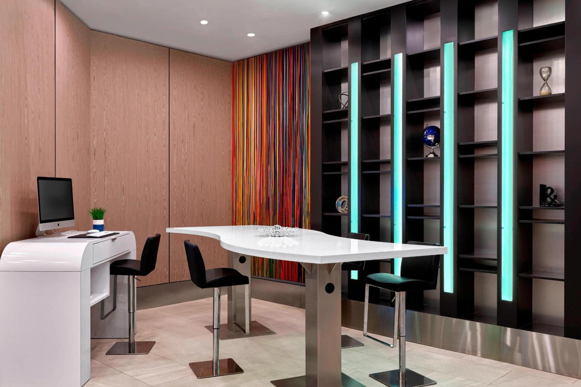 Delta Hotels by Marriott Edmonton Centre Suites Exteriör bild