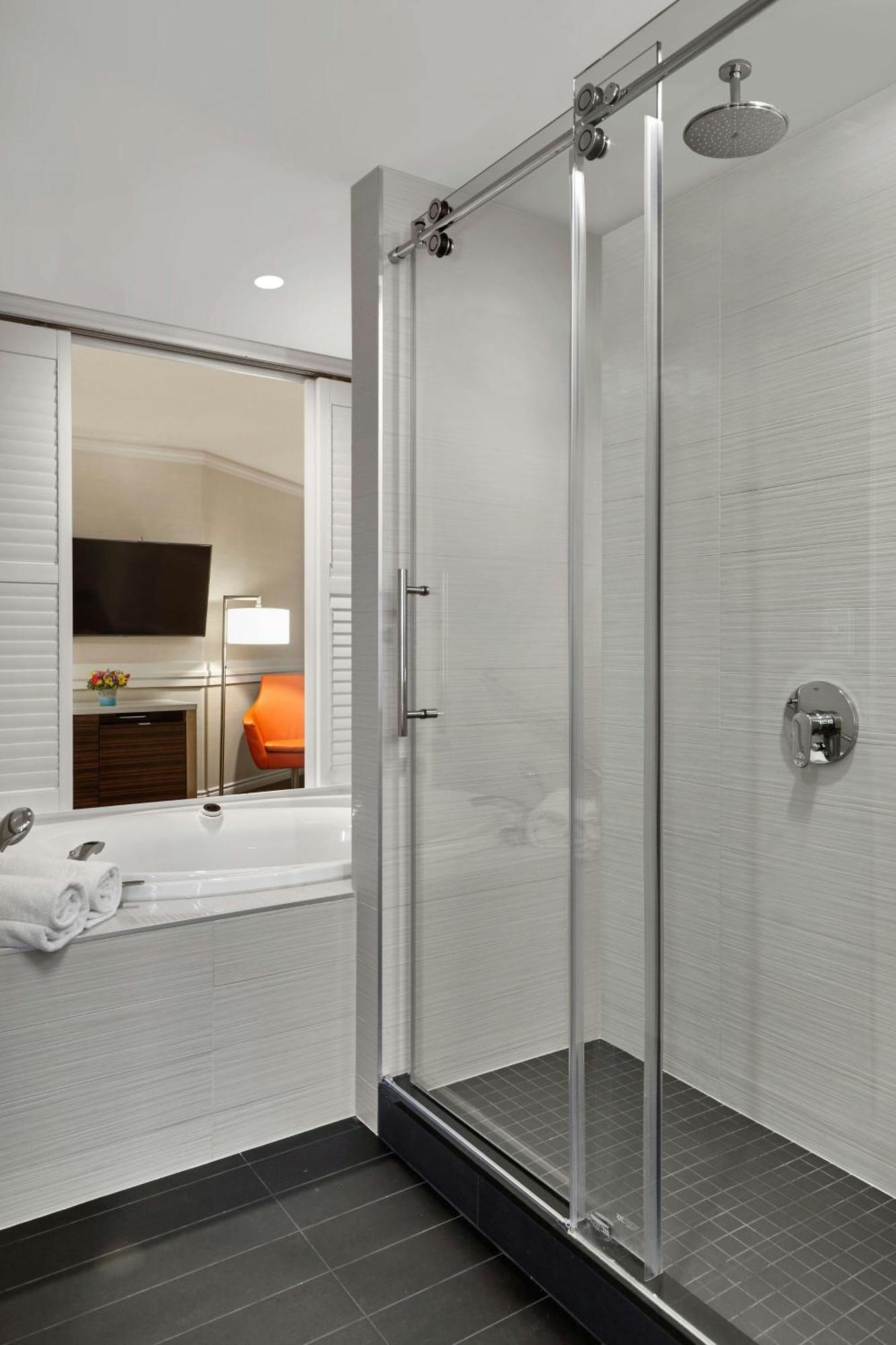 Delta Hotels by Marriott Edmonton Centre Suites Exteriör bild