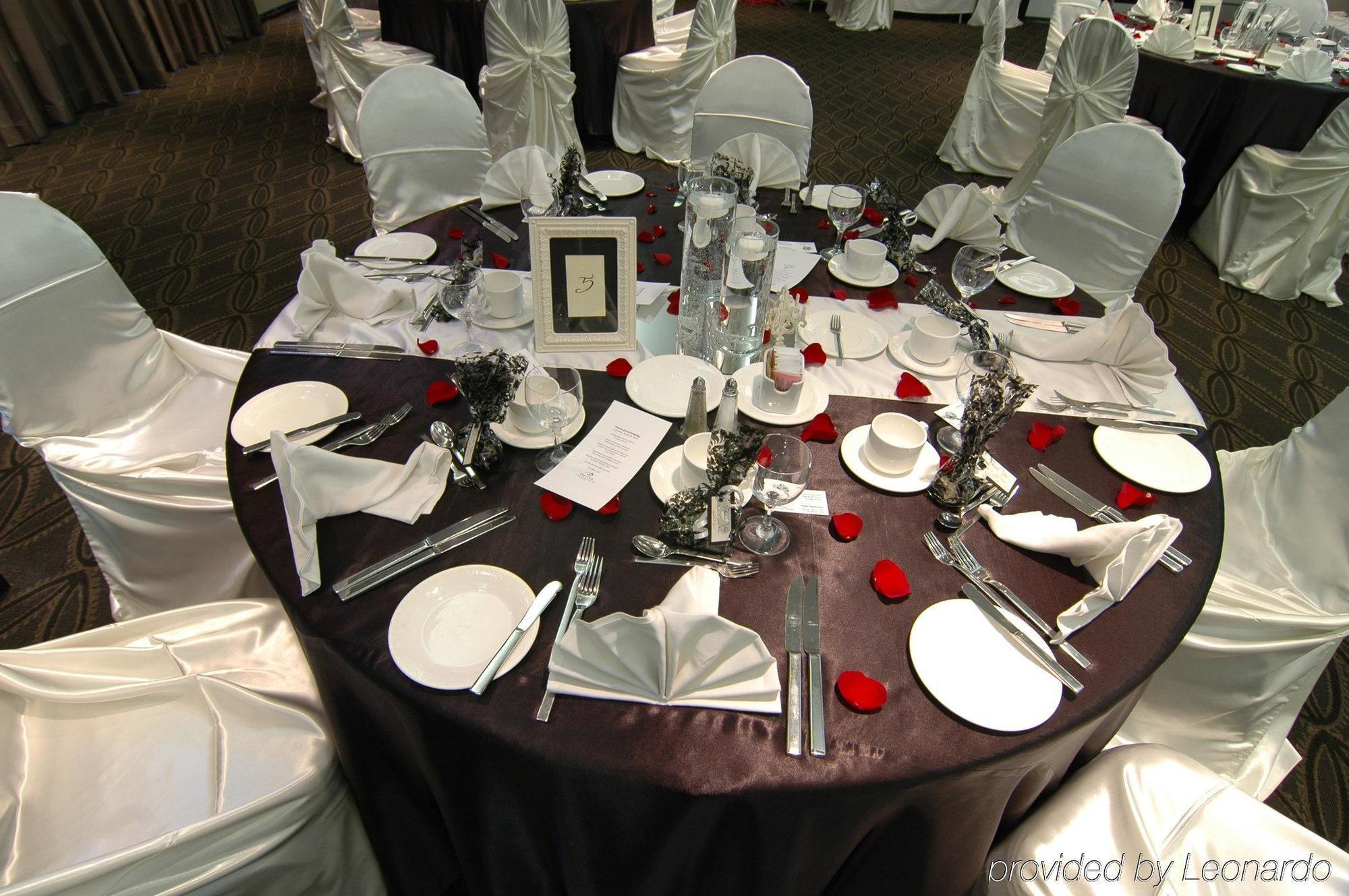 Delta Hotels by Marriott Edmonton Centre Suites Restaurang bild