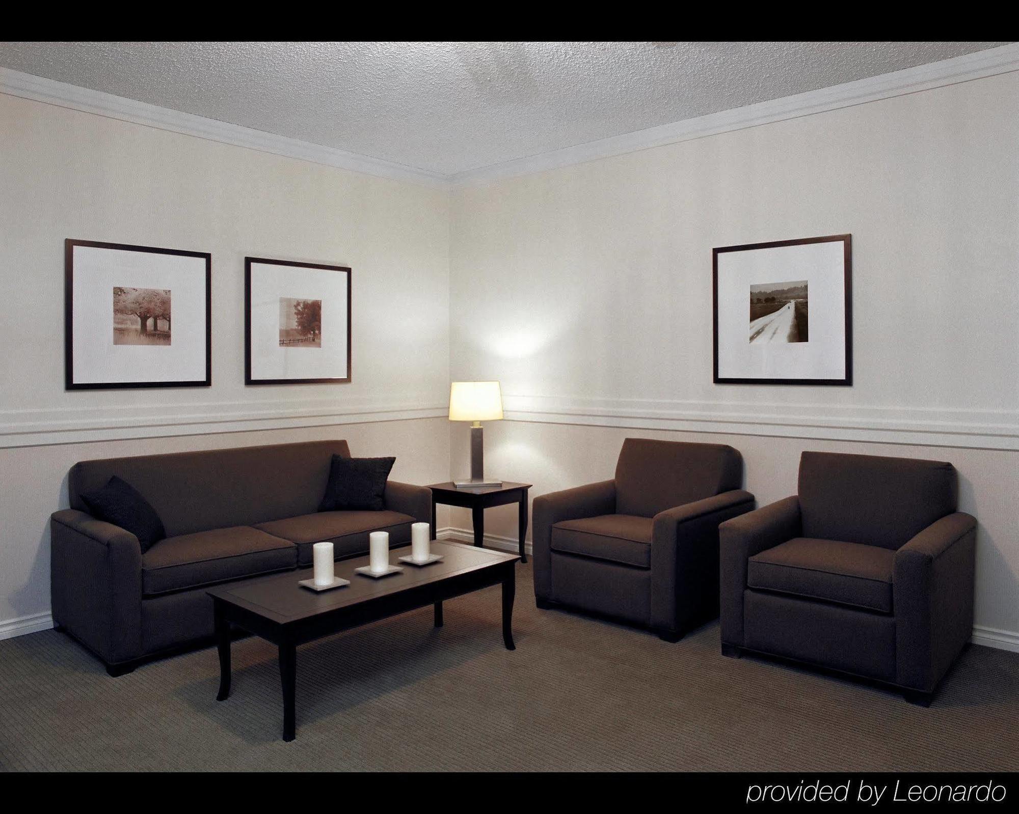 Delta Hotels by Marriott Edmonton Centre Suites Exteriör bild